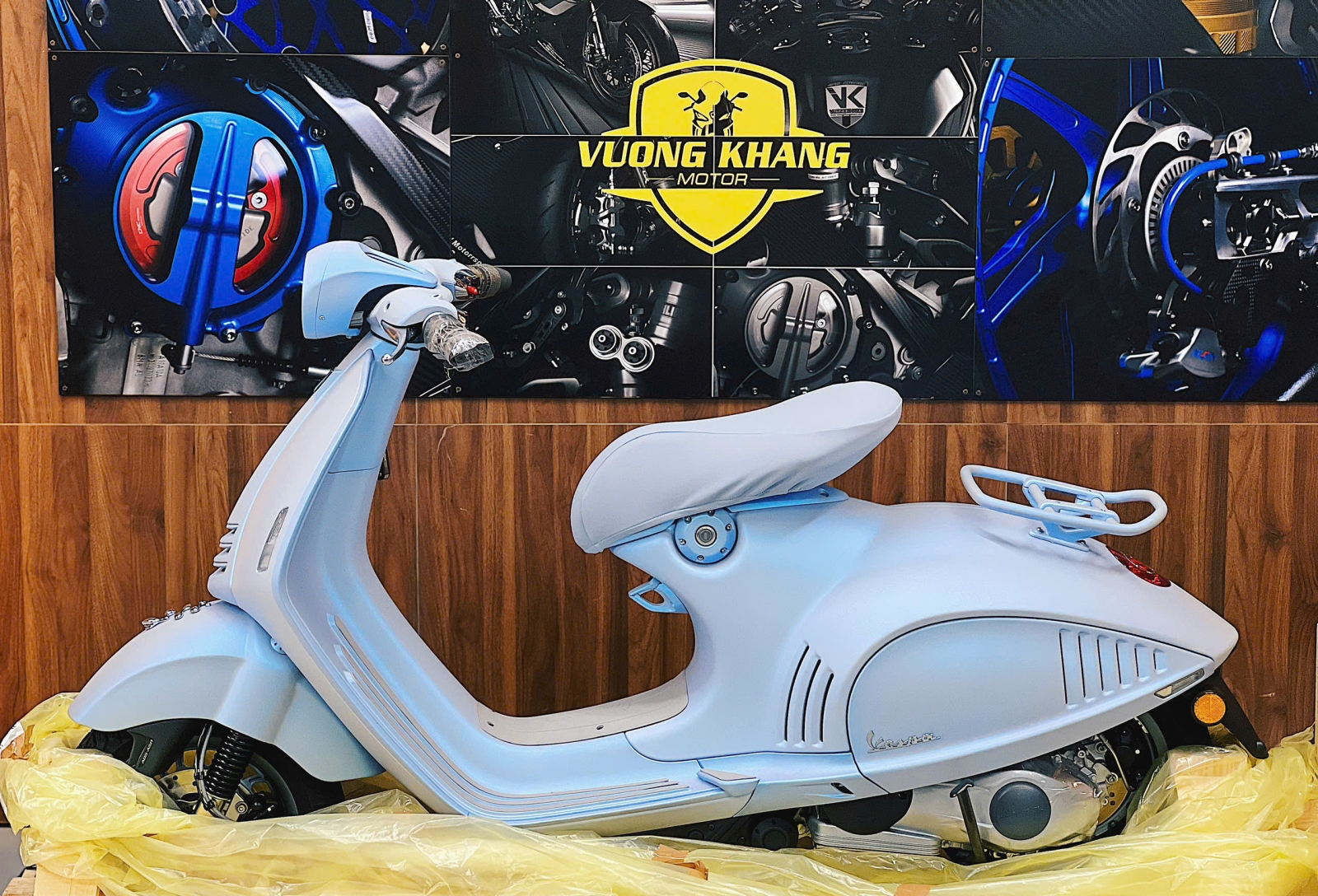 VESPA 946 SNAKE 125CC Chinese Lunar New Year Collection